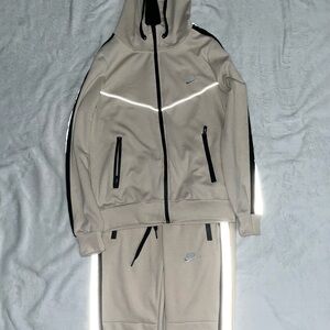 Nike Men’s Beige Reflective-Trim Full-Zip Hoodie & Joggers